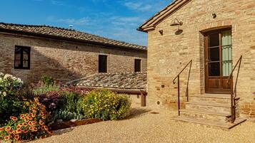 Chambre Double, patio, vue jardin | Terrasse/Patio