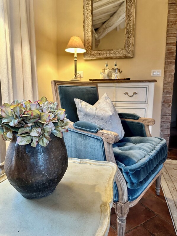 雙人房, 花園景觀 | 記憶床墊、免費迷你吧物品、遮光布/窗簾、熨斗/熨衣板