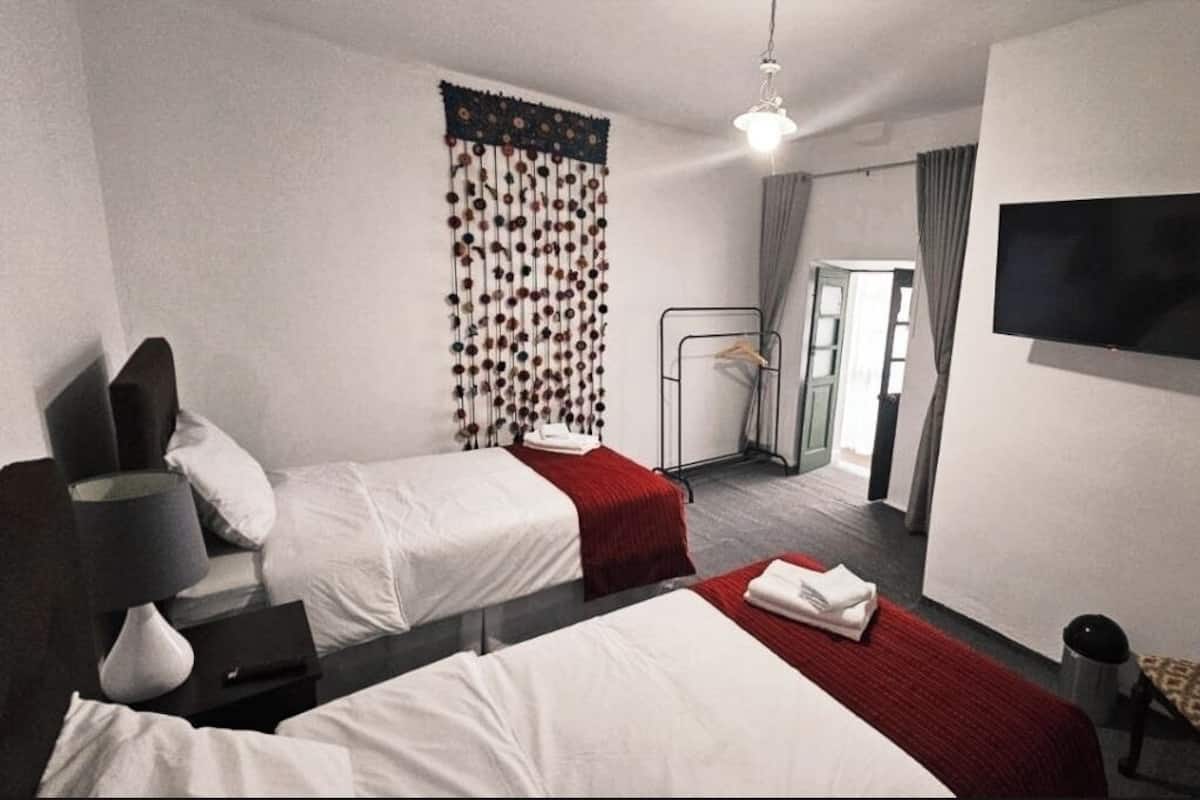 Classic Double or Twin Room, Courtyard View | Desk, free WiFi