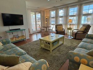 TV - 
Sea-N-Stars is Steps to the Beach and Pool View (Virginia Beach)