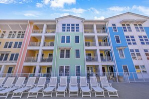 Exterior - 
Sea-N-Stars is Steps to the Beach and Pool View (Virginia Beach)