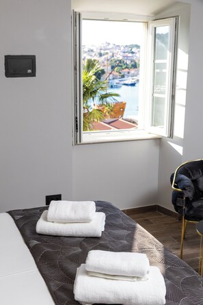 럭셔리 더블룸, 바다 전망 | 객실 내 금고, 다리미/다리미판, 무료 WiFi