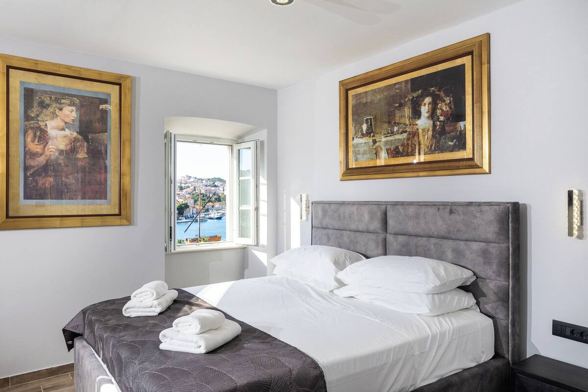 Luxury Double Room, Sea View | In-room safe, iron/ironing board, free WiFi