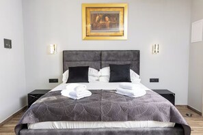 Deluxe Double Room | In-room safe, iron/ironing board, free WiFi, bed sheets - Villa Hariett (Dubrovnik)
