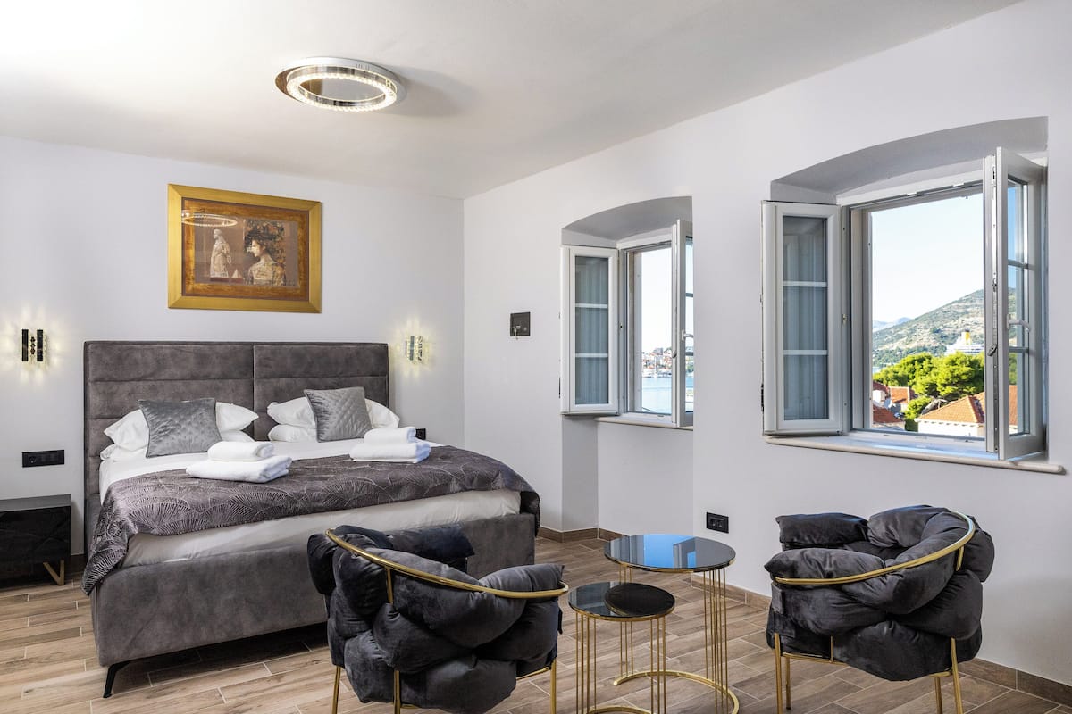 Luxury Double Room, Sea View | In-room safe, iron/ironing board, free WiFi