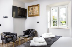 Luxury Double Room, Partial Sea View | In-room safe, iron/ironing board, free WiFi - Villa Hariett (Dubrovnik)