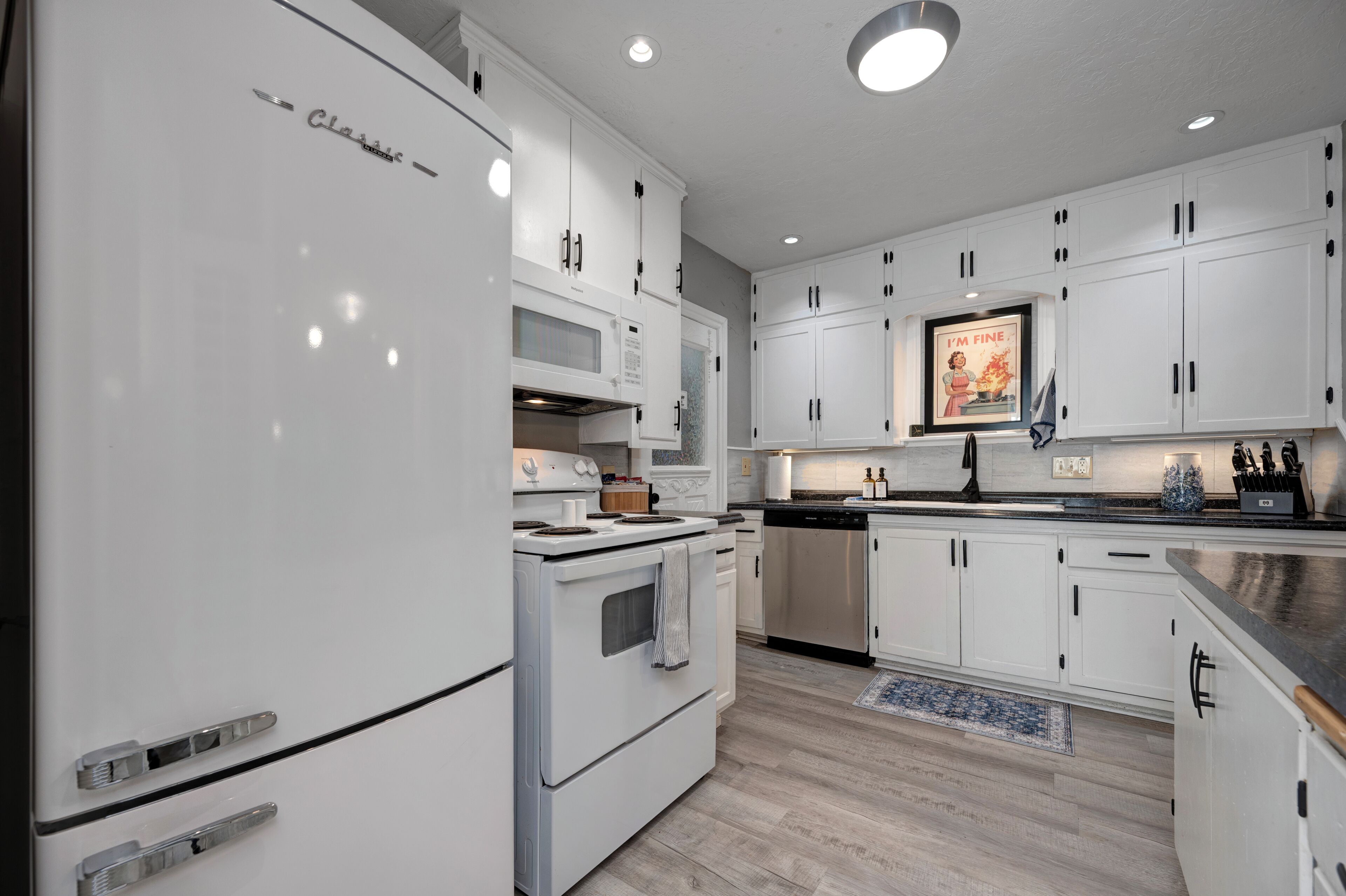 Microwave, oven, stovetop, dishwasher