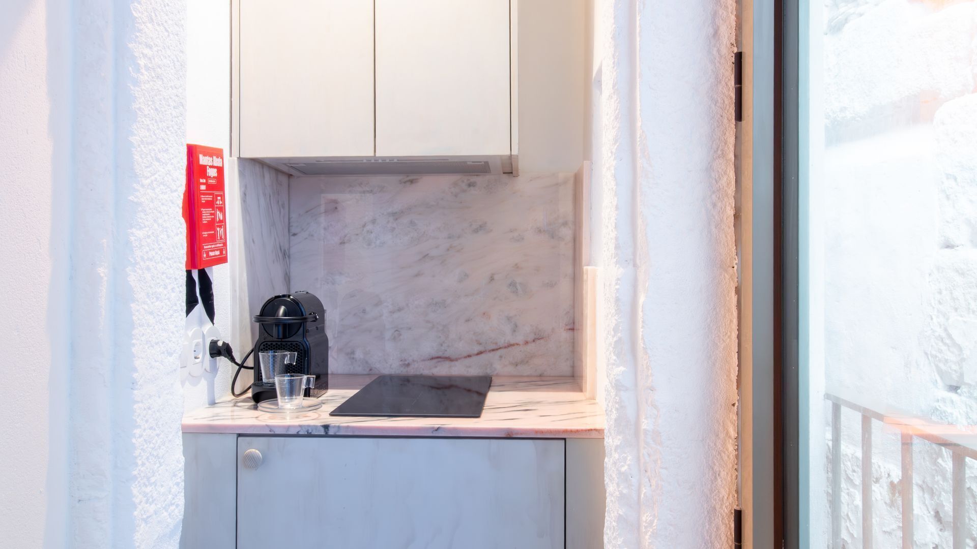 冷蔵庫、電子レンジ、コンロ、食器洗い機