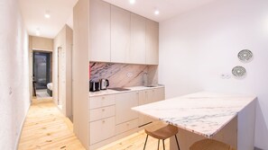 Fridge, microwave, stovetop, dishwasher - Bainharia 82: 401 & 501 (Porto)