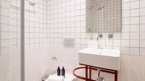 Hair dryer, towels - Bainharia 82: 401 & 501 (Porto)