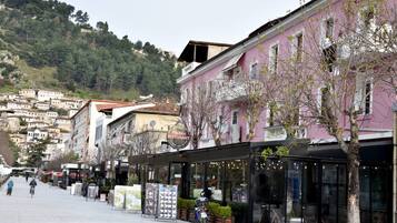 Apartment, 2 Bedrooms, Mountain View | Exterior