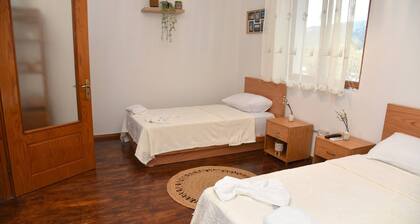 Room-woodlands Apartments