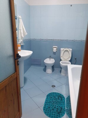 Zimmer, 2 Schlafzimmer, Bergblick | Badezimmer