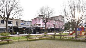 Room, 2 Bedrooms, Mountain View | Exterior