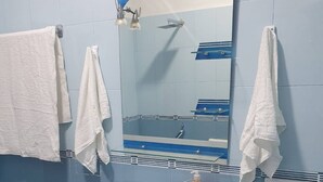 Habitación, 2 habitaciones, vista a la montaña | Baño