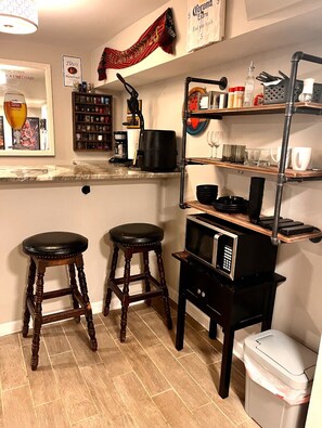 Microwave - Great place to stay in Historic Collier Heights! (Atlanta)