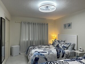 Iron/ironing board, WiFi, bed sheets