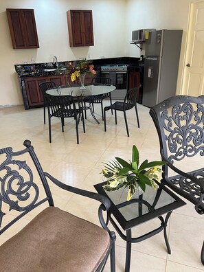 تناول الطعام