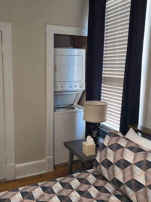 1 bedroom, WiFi - Beautiful Apt in Belhaven 1 king bed/1BA close to everything (Jackson)