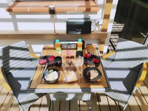 Outdoor dining - Love Room, 4-star B&B "50 Nuances Romantiques (Villeneuve-en-Retz)