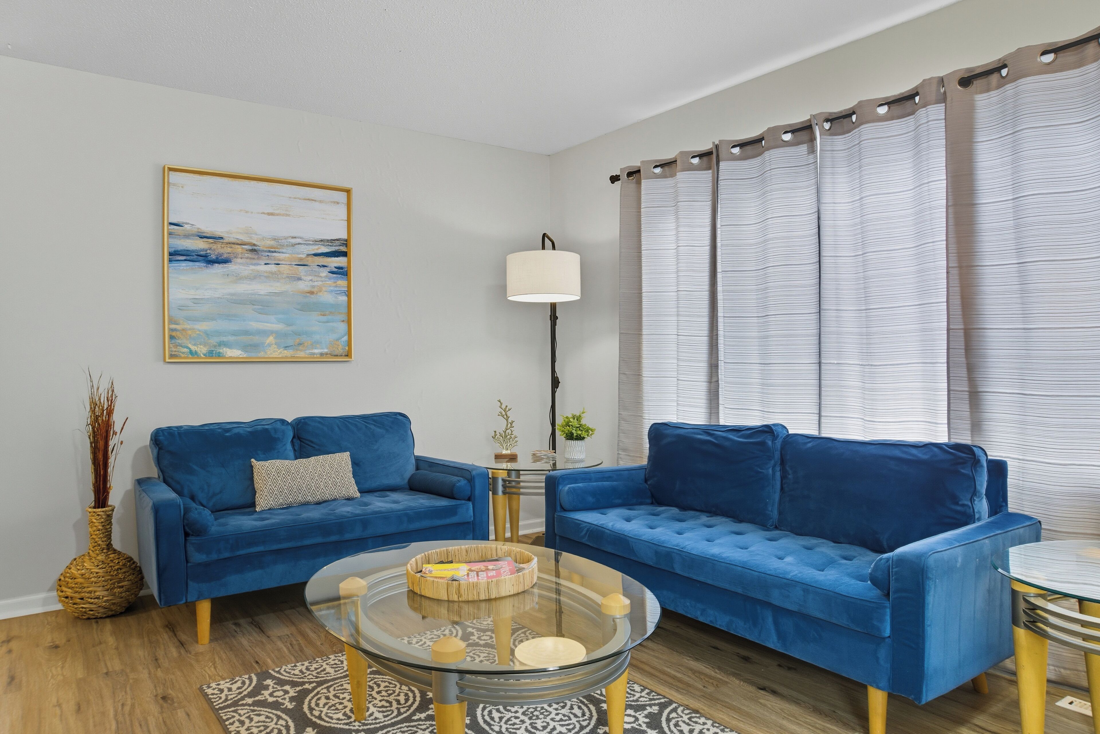 Smart-TV, Kamin, Tischfußball