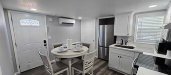 Charming 1-BR Unit | Near Memorial Hospital, Parks & Shops