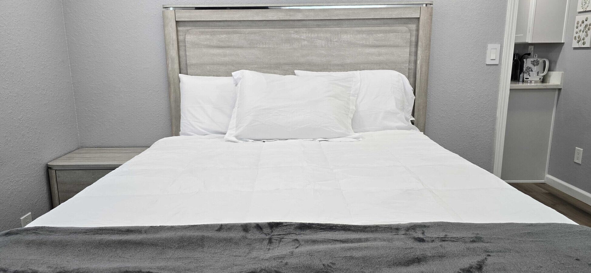 1 bedroom, desk, iron/ironing board, WiFi