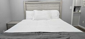 1 Schlafzimmer, Schreibtisch, Bügeleisen/Bügelbrett, WLAN