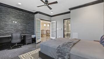 3 bedrooms, desk, iron/ironing board, travel crib