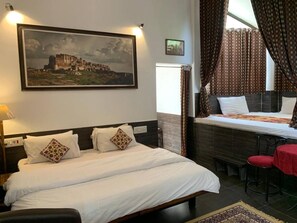 Deluxe Double Room, Garden View | In-room safe, desk, soundproofing, free WiFi