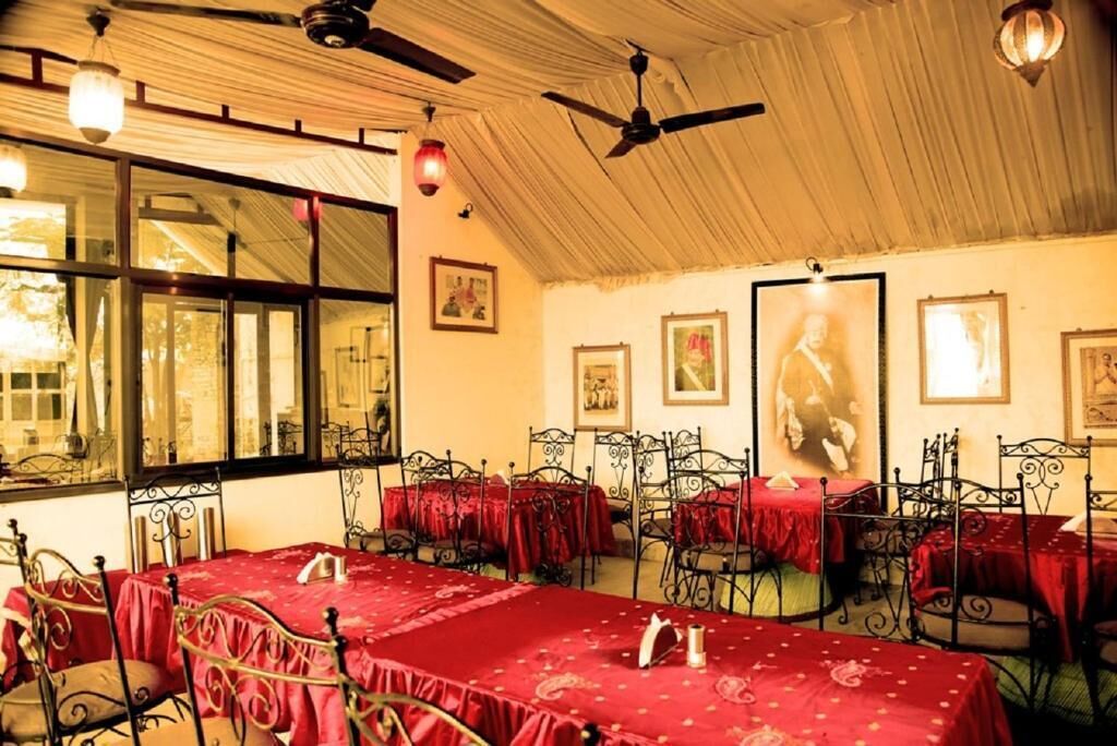 Banquet hall
