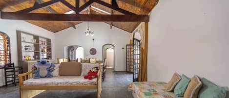 Iron/ironing board, WiFi