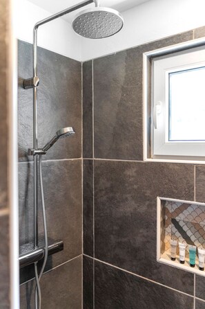 Hair dryer, towels - NEW 3BR Villa Salina Cerca | Close to Eduardo’s (Noord)