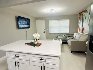 Interior - Convenient 1/1 Condo in Clearwater (Clearwater)
