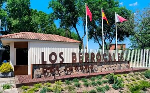 Property grounds - Ataraxia! (Los Berrocales del Jarama)