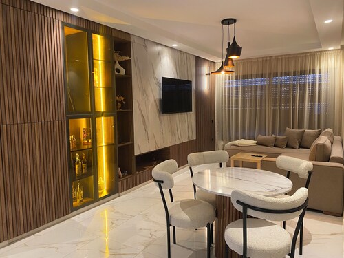 3-bedroom apartment in welcoming Casablanca near the stadium