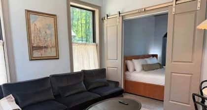 Bellflower - Cozy One Bedroom Villa at Petite Acres