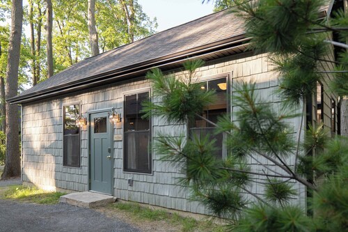 Wild Indigo - Upscale 2 Bedroom Villa at Petite Acres