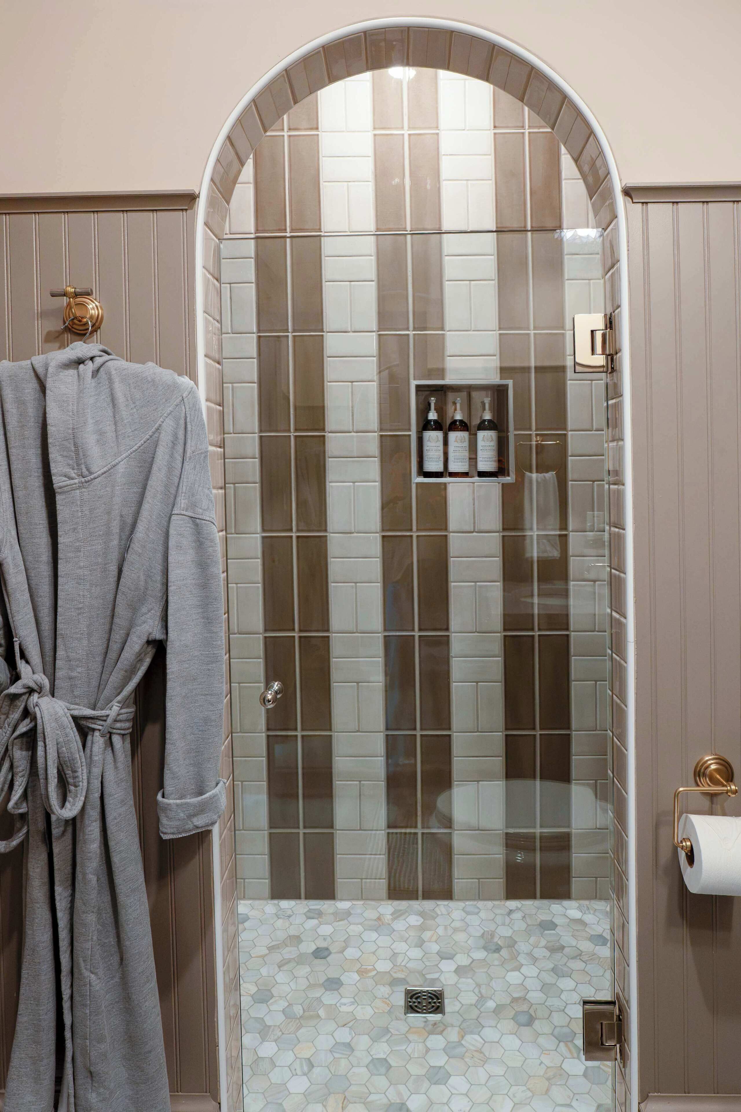Shower, hair dryer, towels, shampoo