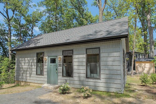 Woodsage - Upscale 2 Bedroom Villa at Petite Acres