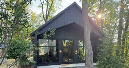Larkspur - Upscale 2 Bedroom Villa at Petite Acres