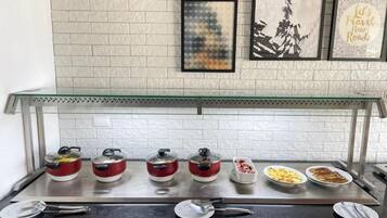 Free daily buffet breakfast