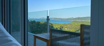 Sea View Apartment with Pool in the Rías Baixas