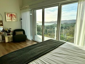 WiFi, bed sheets - Sea View Apartment with Pool in the Rías Baixas (Cangas)