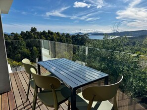 Outdoor dining - Sea View Apartment with Pool in Galicia (Cangas)