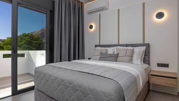 Vila superluxo, 4 quartos, vista para a piscina | Cofres nos quartos, cortinas blackout, quartos à prova de som