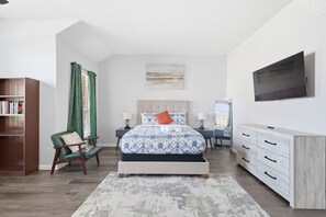 4 bedrooms, desk, iron/ironing board, WiFi - Bright & Cozy 4B Retreat in Frisco (Frisco)