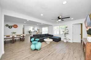 TV - Springrock Urban Getaway| POOL (Houston)