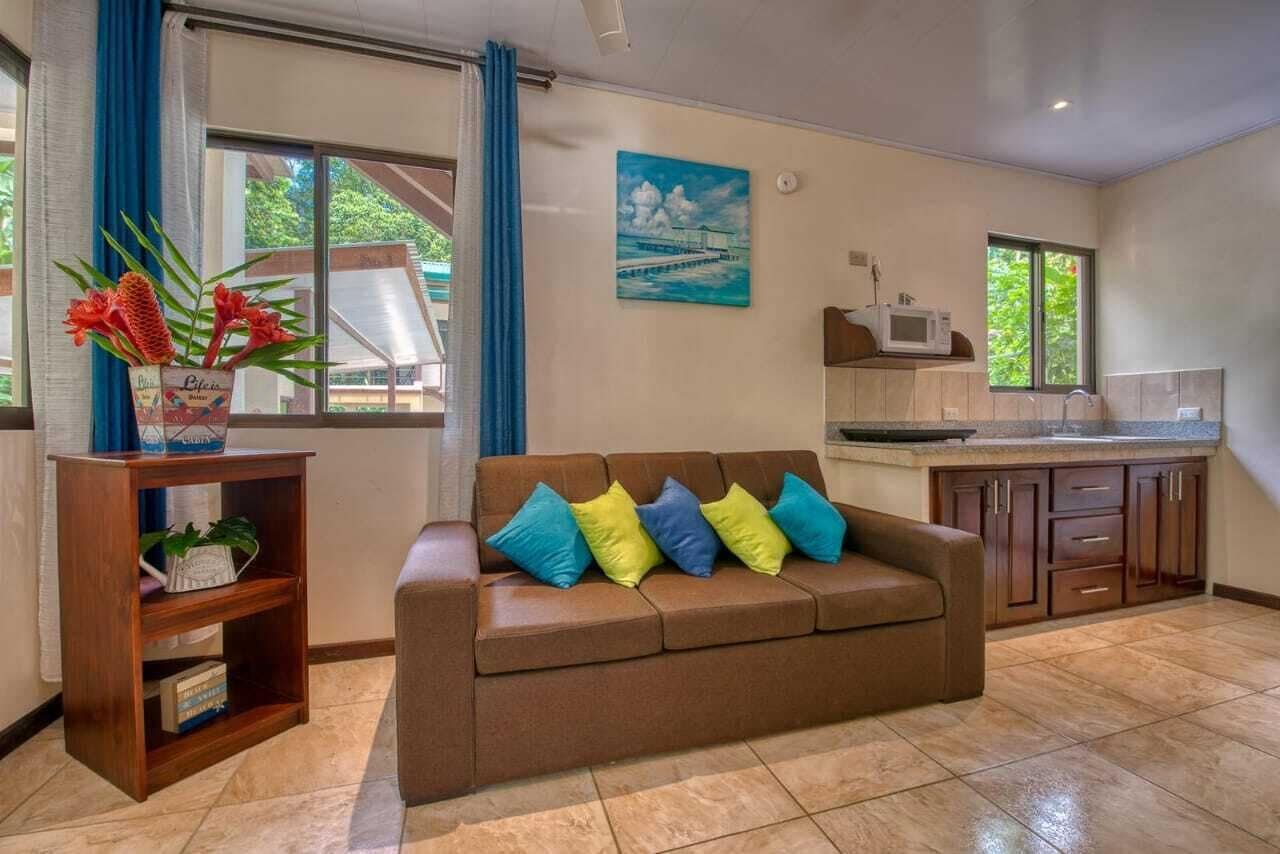 Cabana, para não fumantes, vista para a piscina | Wi-Fi de cortesia, roupa de cama