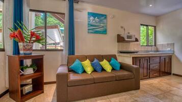 Cabaña, no fumadores, vistas a la piscina | Wifi gratis y ropa de cama